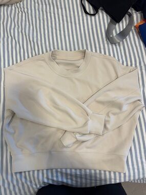 Lululemon Softstreme Perfectly Oversized
Cropped Crew